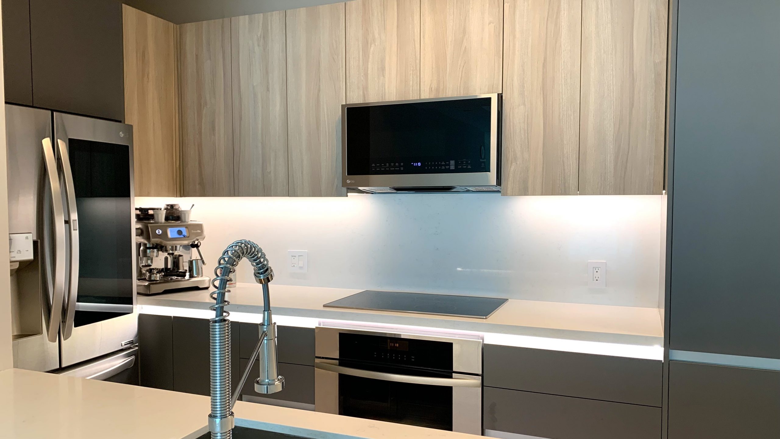  Wood textures and Matte Finished Kitchen